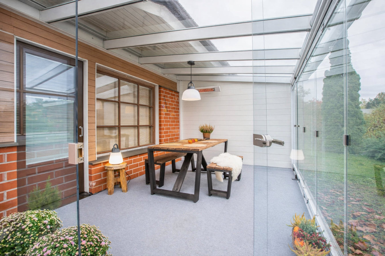 Enclosed patio rooms